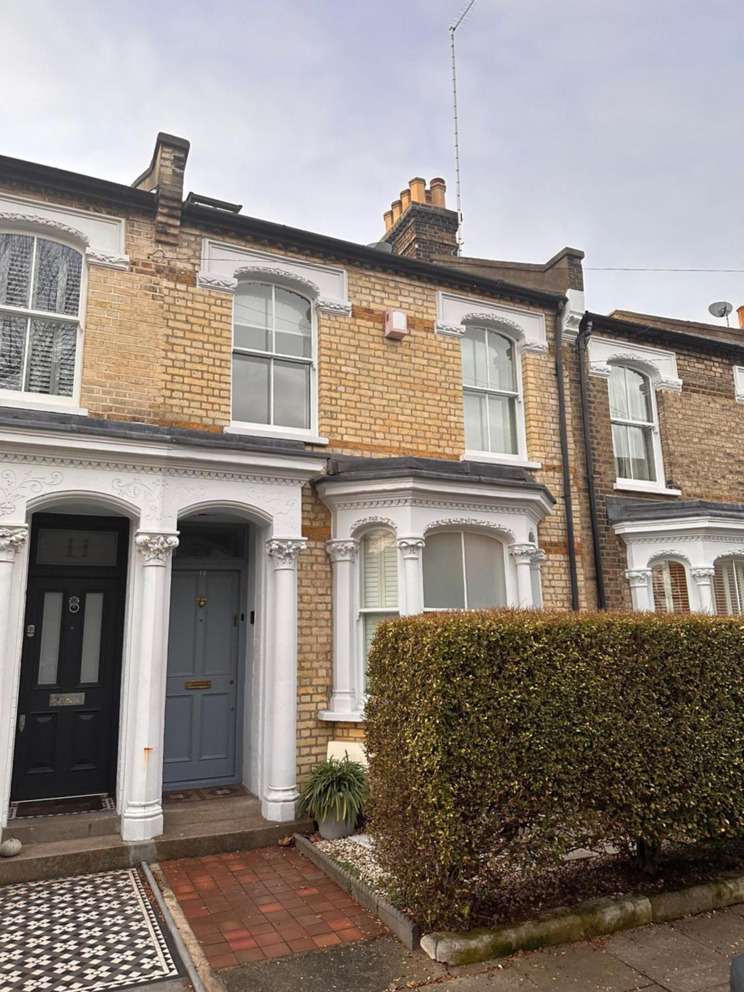 Large Bedroom In Beautiful House London Exterior photo